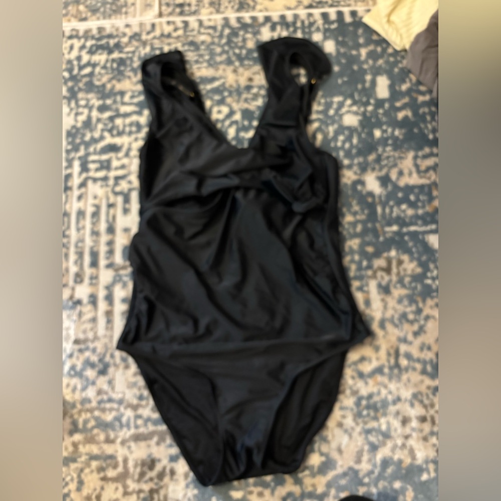Kindred Bravely Black Maternity/Nursing bathing suit busty large